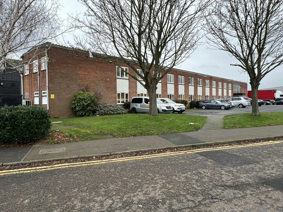 Unit 15, Aviation Way, Southend-On-Sea, SS2 6UN