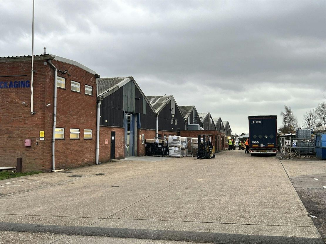 Unit 15, Aviation Way, Southend-On-Sea, SS2 6UN