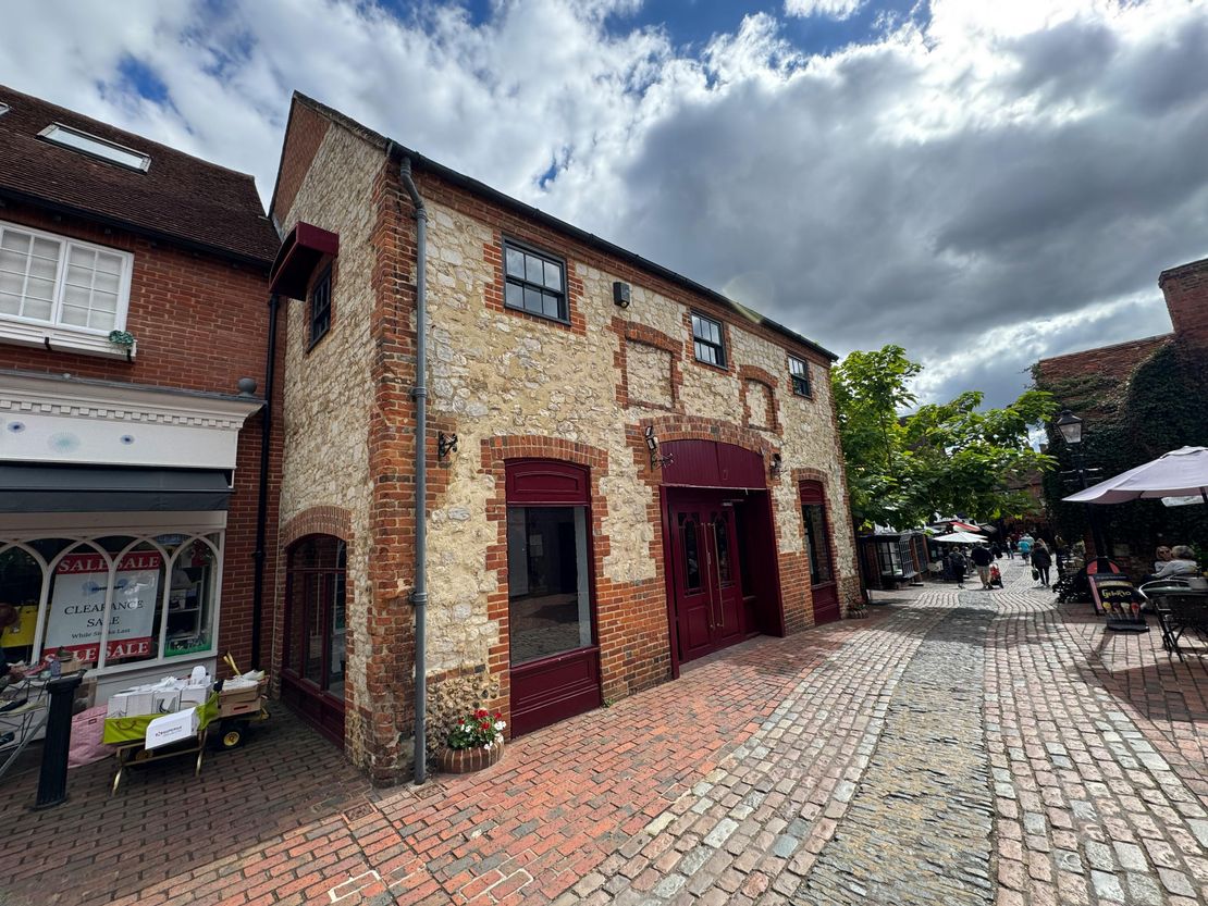 15 Lion & Lamb Yard, Farnham, GU9 7LL
