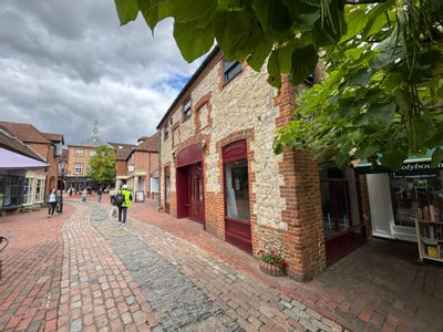 Property Image for 15 Lion & Lamb Yard, Farnham, GU9 7LL