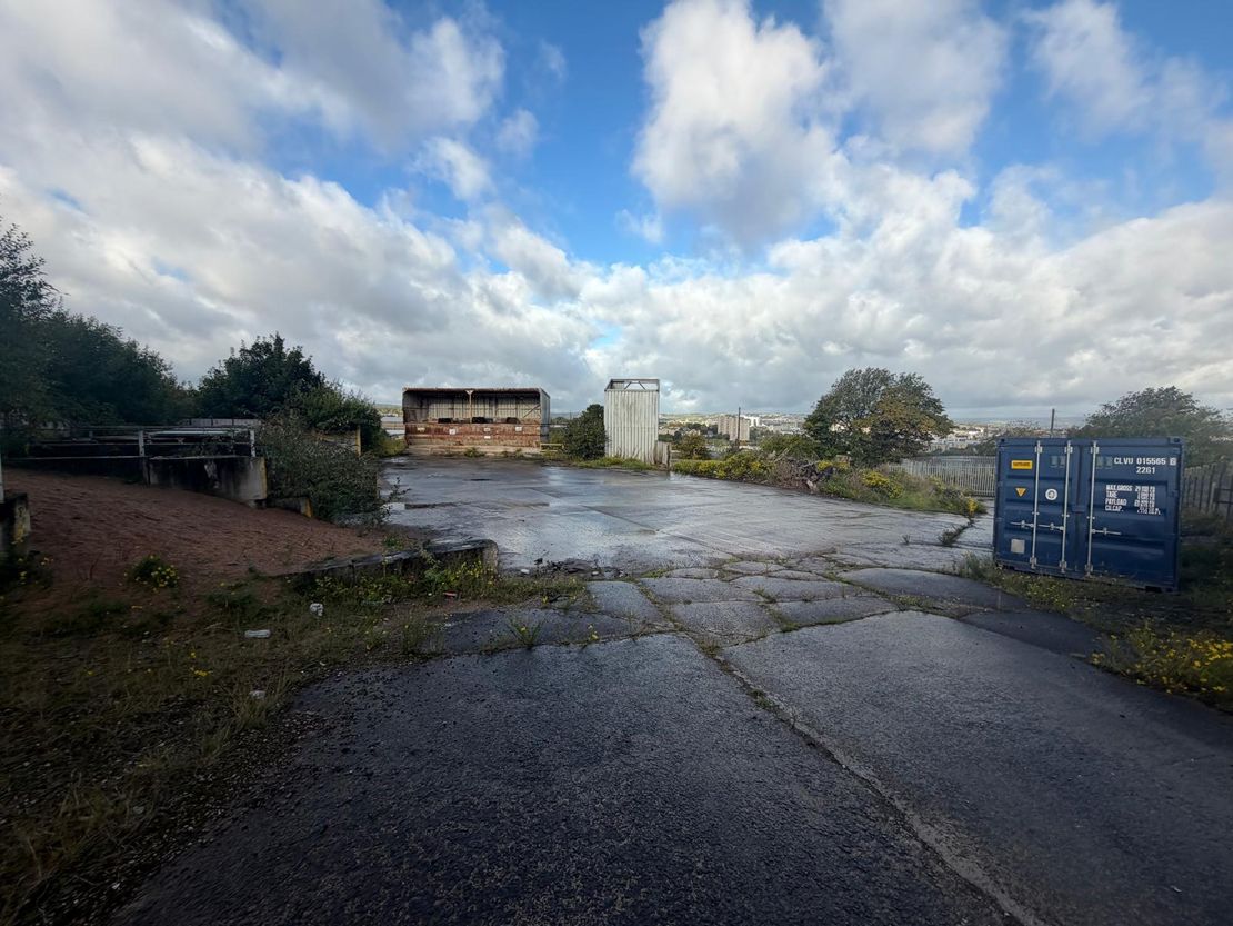 Hall Lane, Bradford, West Yorkshire, BD4 7HG