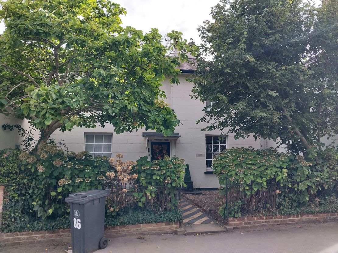 Saddlers Halt, 86 High Street, Chobham, Woking, GU24 8LZ