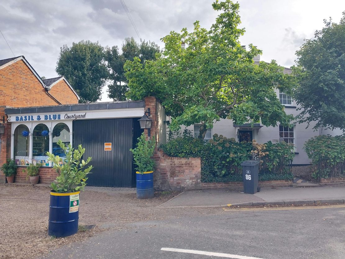 Saddlers Halt, 86 High Street, Chobham, Woking, GU24 8LZ
