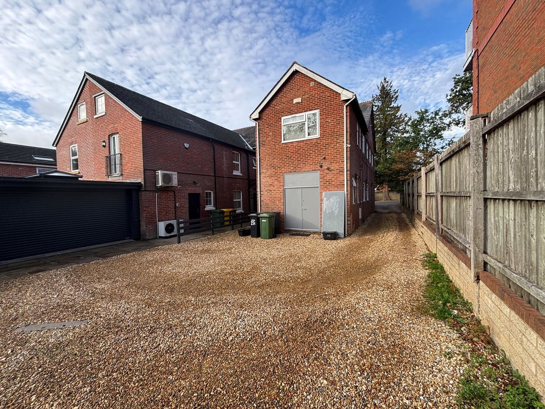 27B Hursley Road, Eastleigh, Hampshire, SO53 2FS
