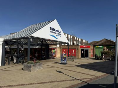 Property Image for 9 Triangle Shopping Centre, Frinton-on-Sea, CO13 0AU