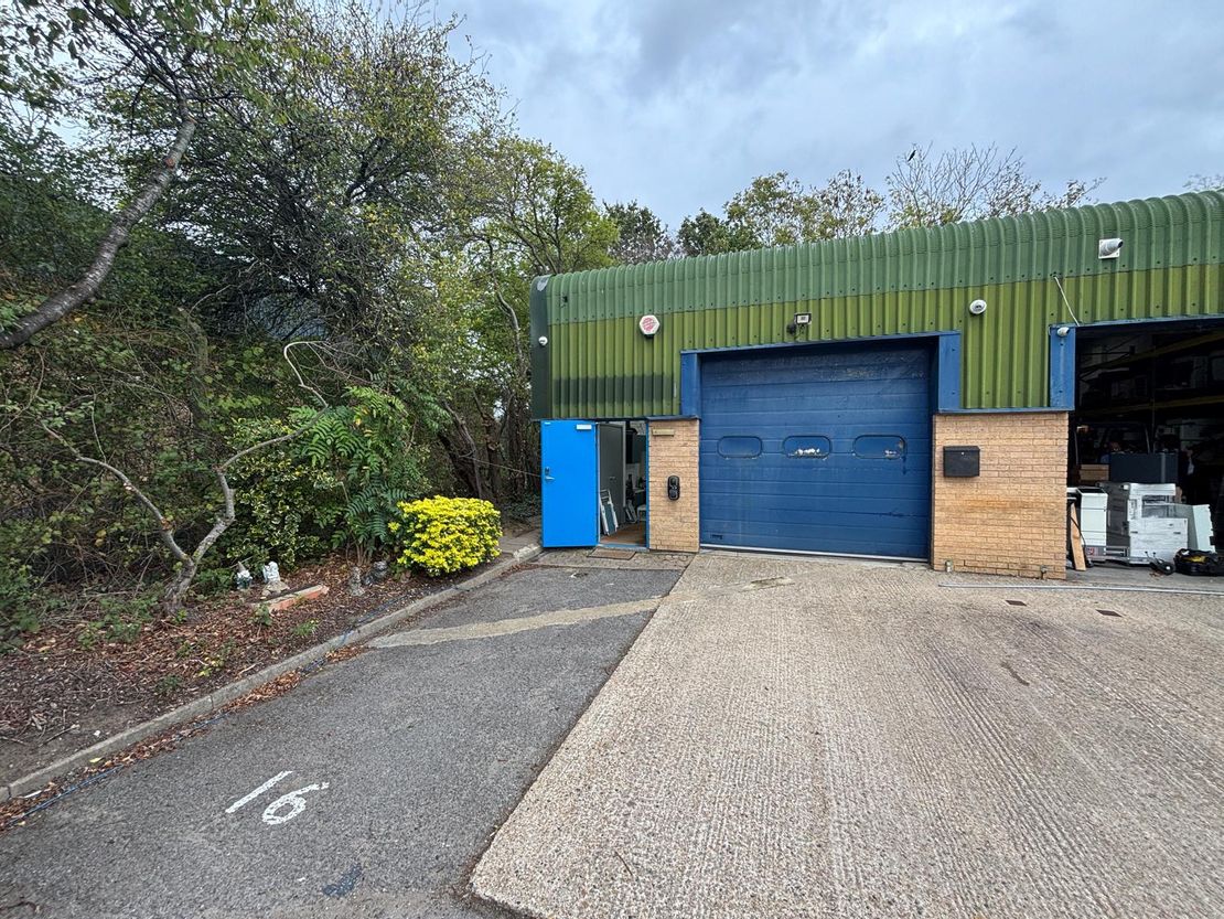 Unit 16 Test Valley Business Centre, Test Lane, Nursling, Southampton, Hampshire, SO16 9JW