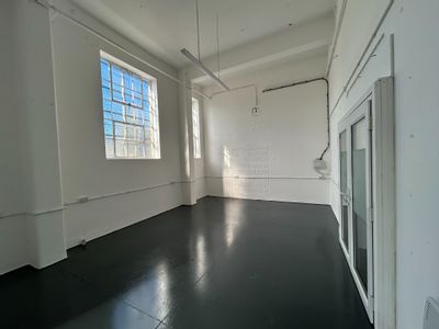 Property Image for Unit 4A, Britannia Estate, Leagrave Road, Luton, Bedfordshire, LU3 1RJ