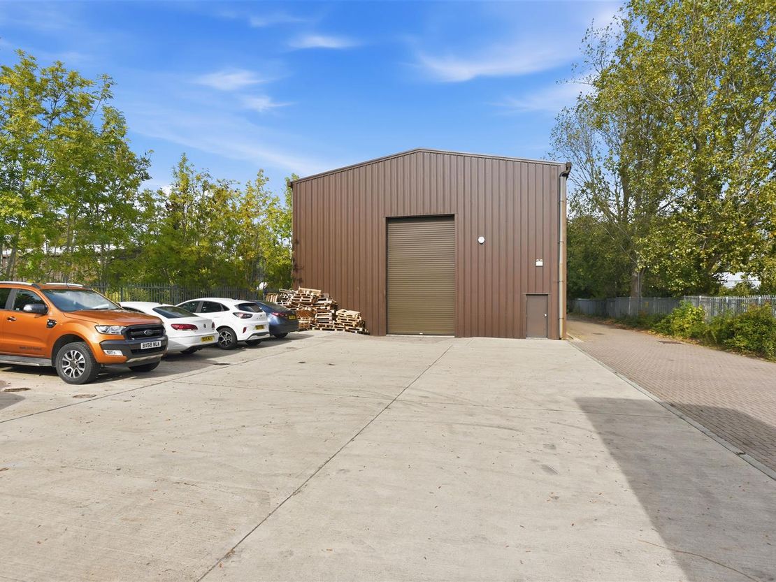 Long Marston, Stratford Upon Avon CV37 8RP