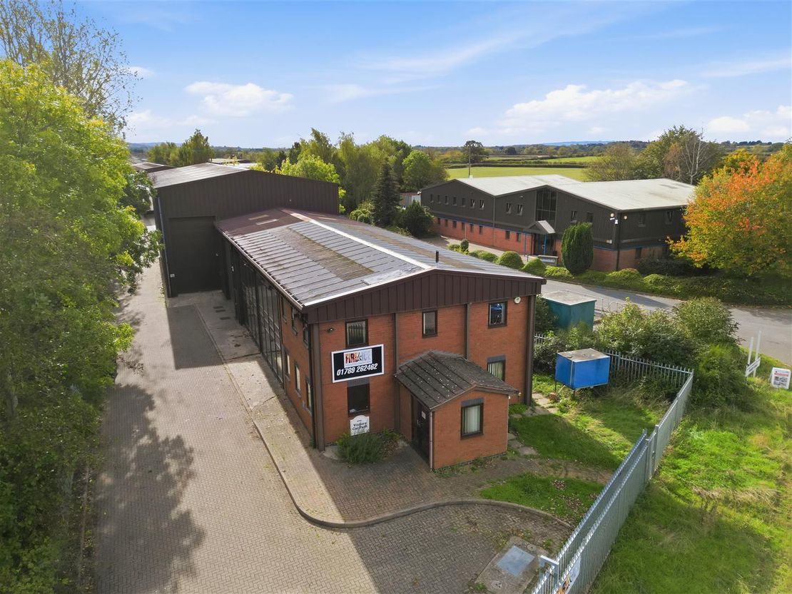 Long Marston, Stratford Upon Avon CV37 8RP