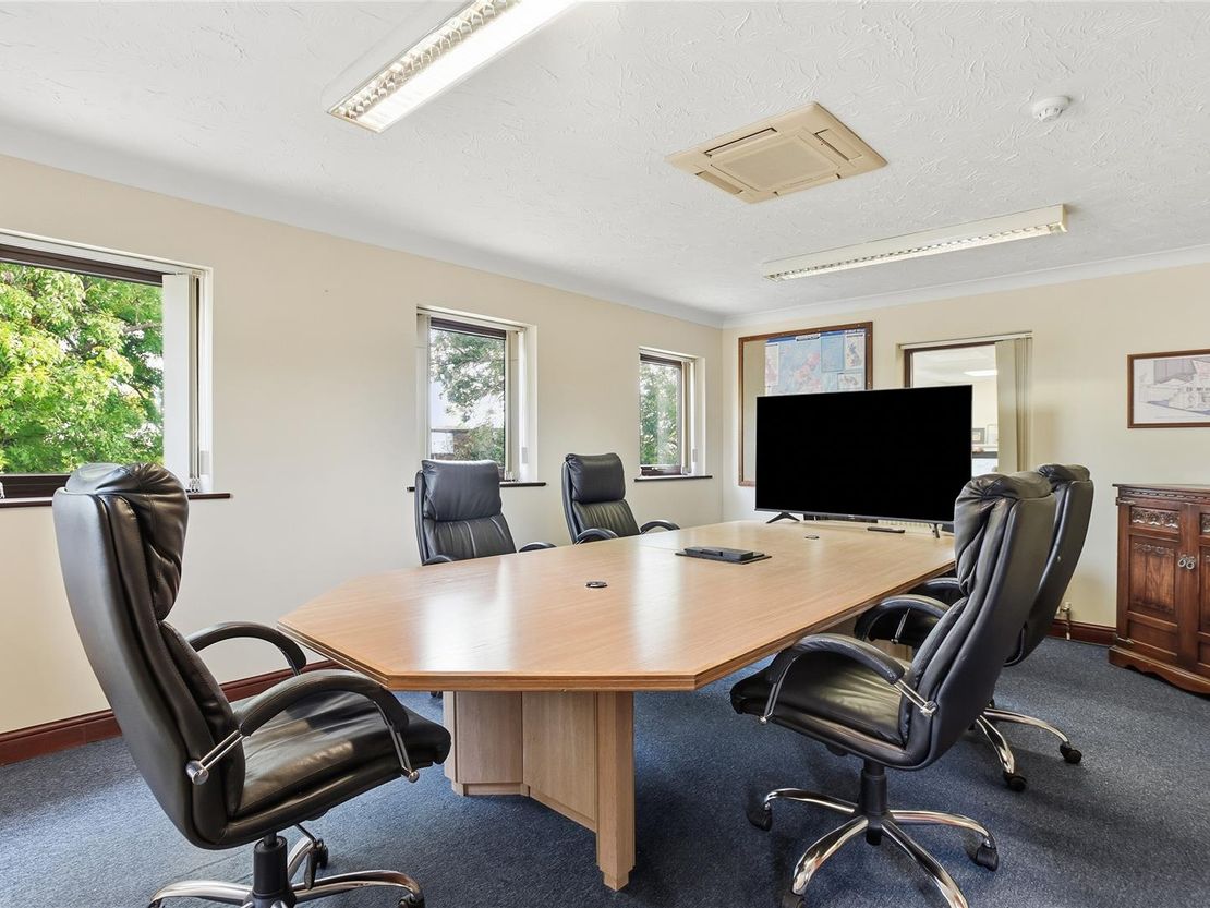 Long Marston, Stratford Upon Avon CV37 8RP