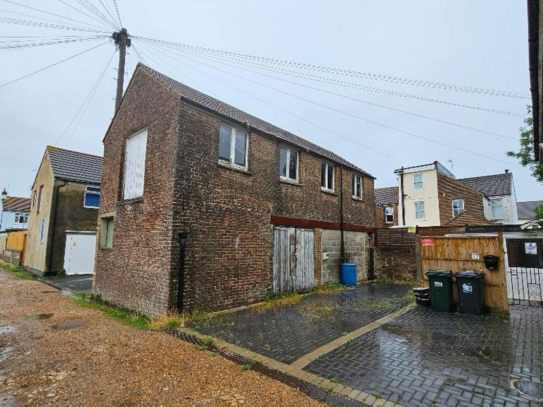 16 Seabeach Lane, Eastbourne, BN22 7NZ