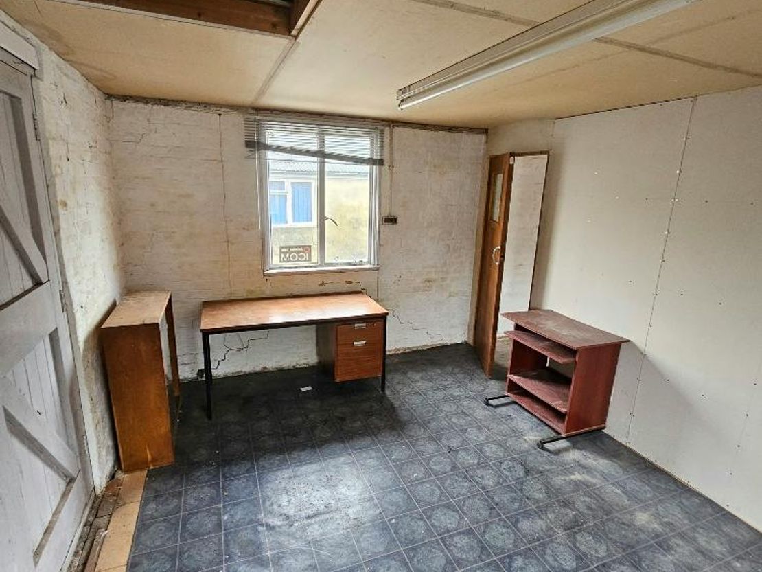 16 Seabeach Lane, Eastbourne, BN22 7NZ