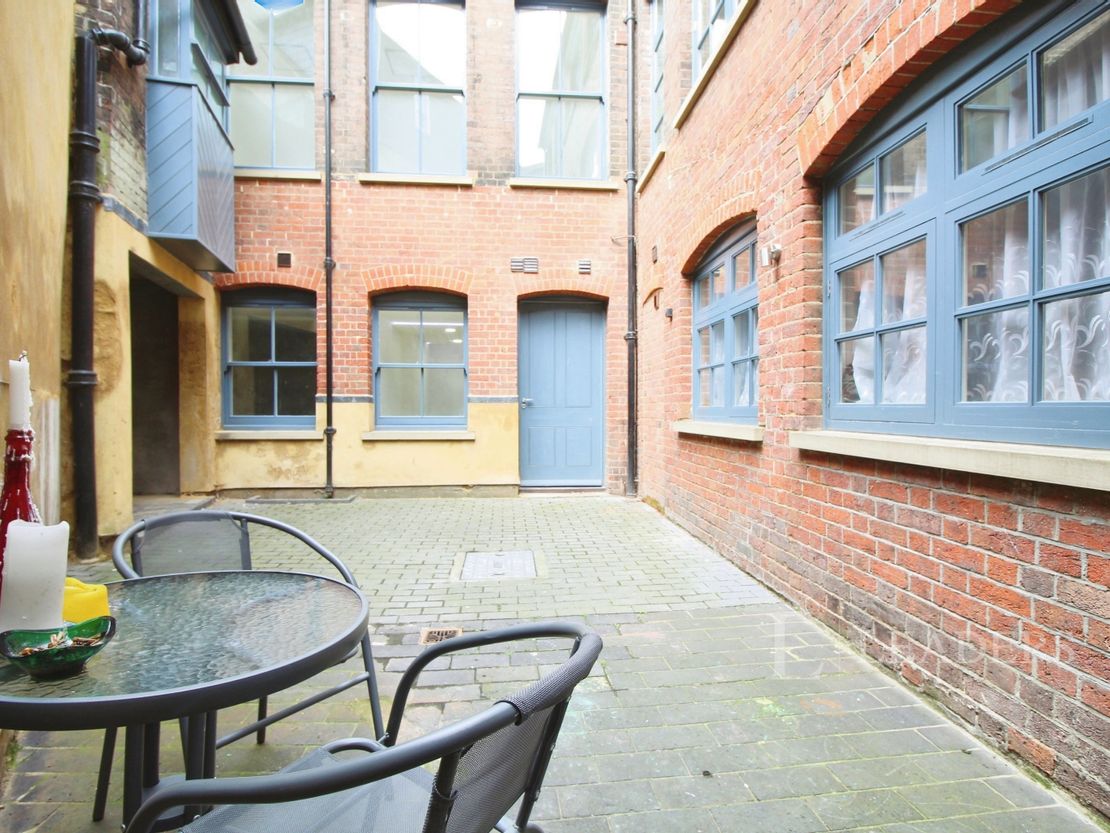 64 Bute Street, Luton, Bedfordshire, LU1 2EY