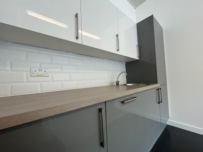 Property Image for Part Ground Floor 3 City Place, Beehive Ring Road, Gatwick, West Sussex, RH6 0PA