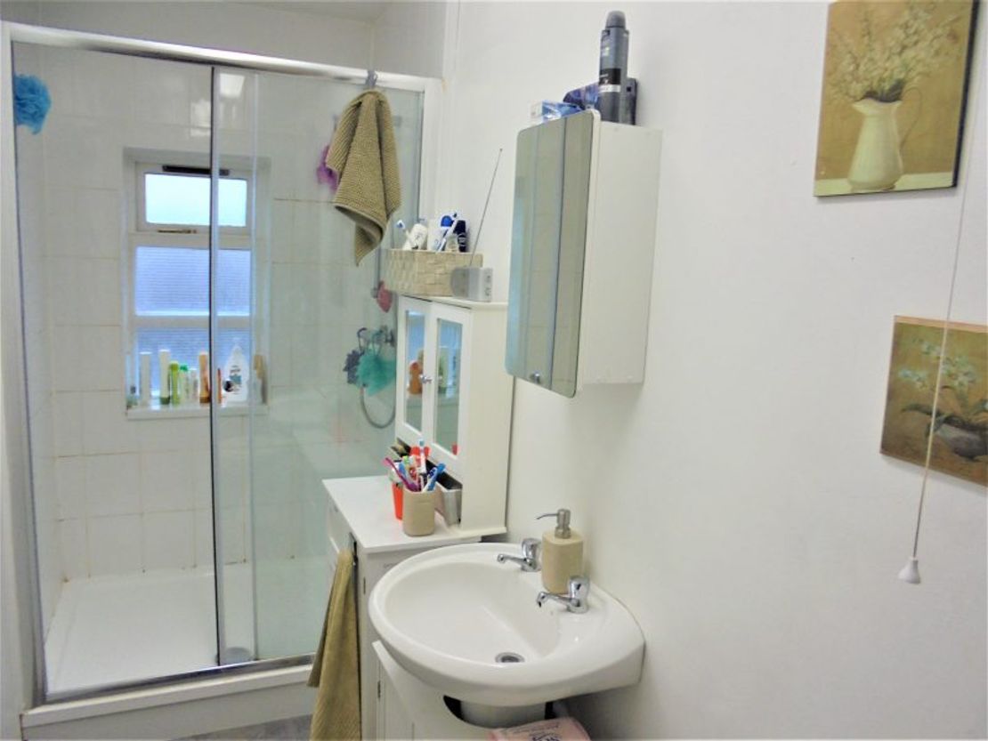 127 woodhouse lane, wythenshawe, m22 9nw