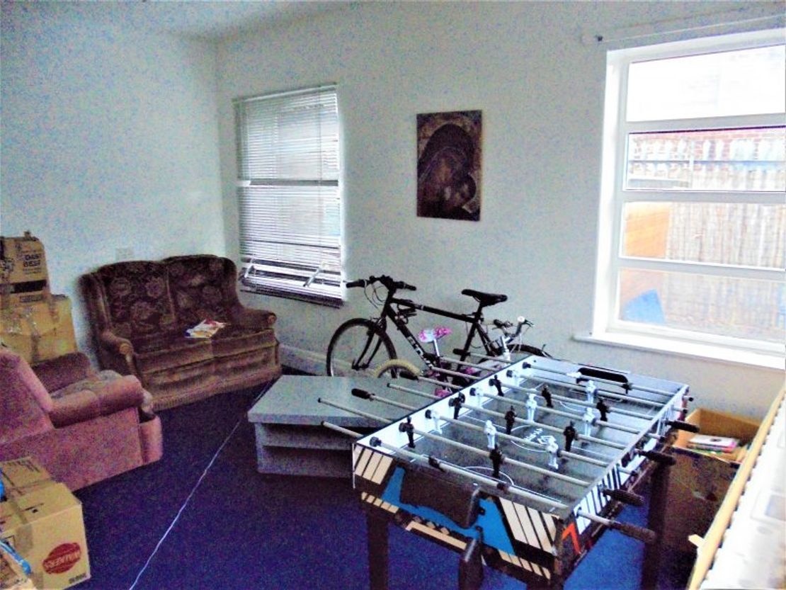 127 woodhouse lane, wythenshawe, m22 9nw