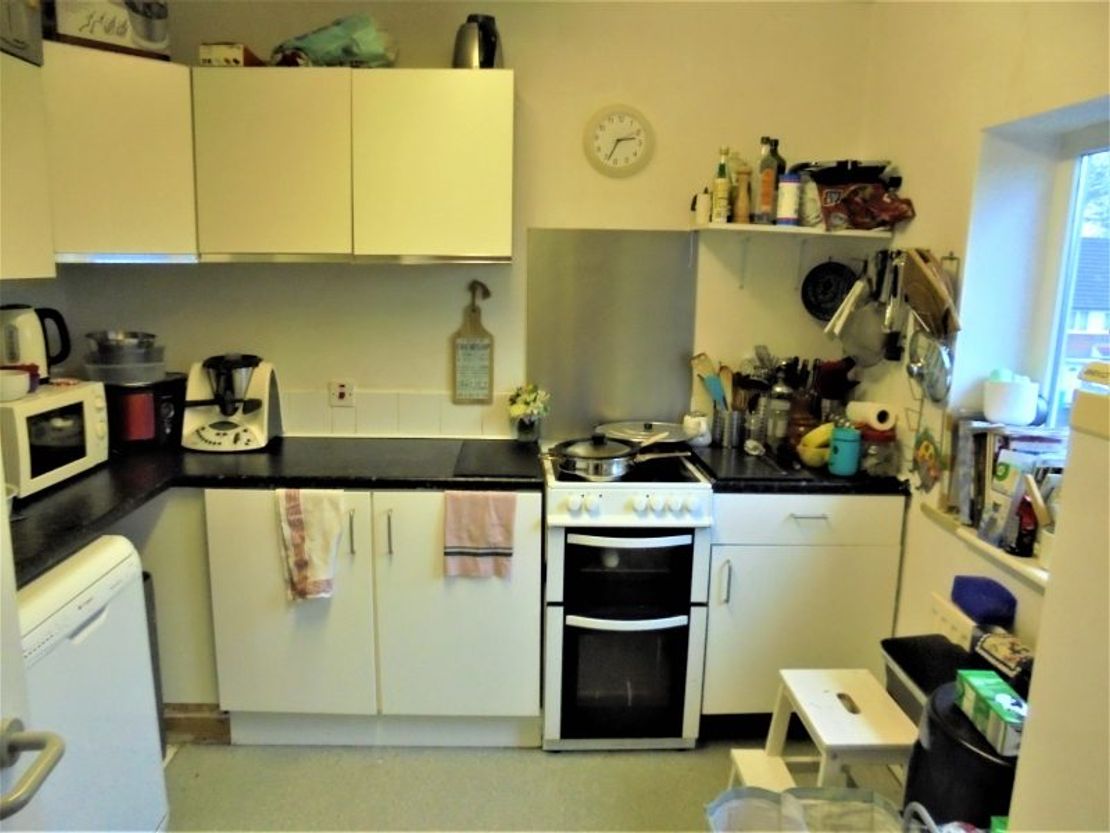 127 woodhouse lane, wythenshawe, m22 9nw