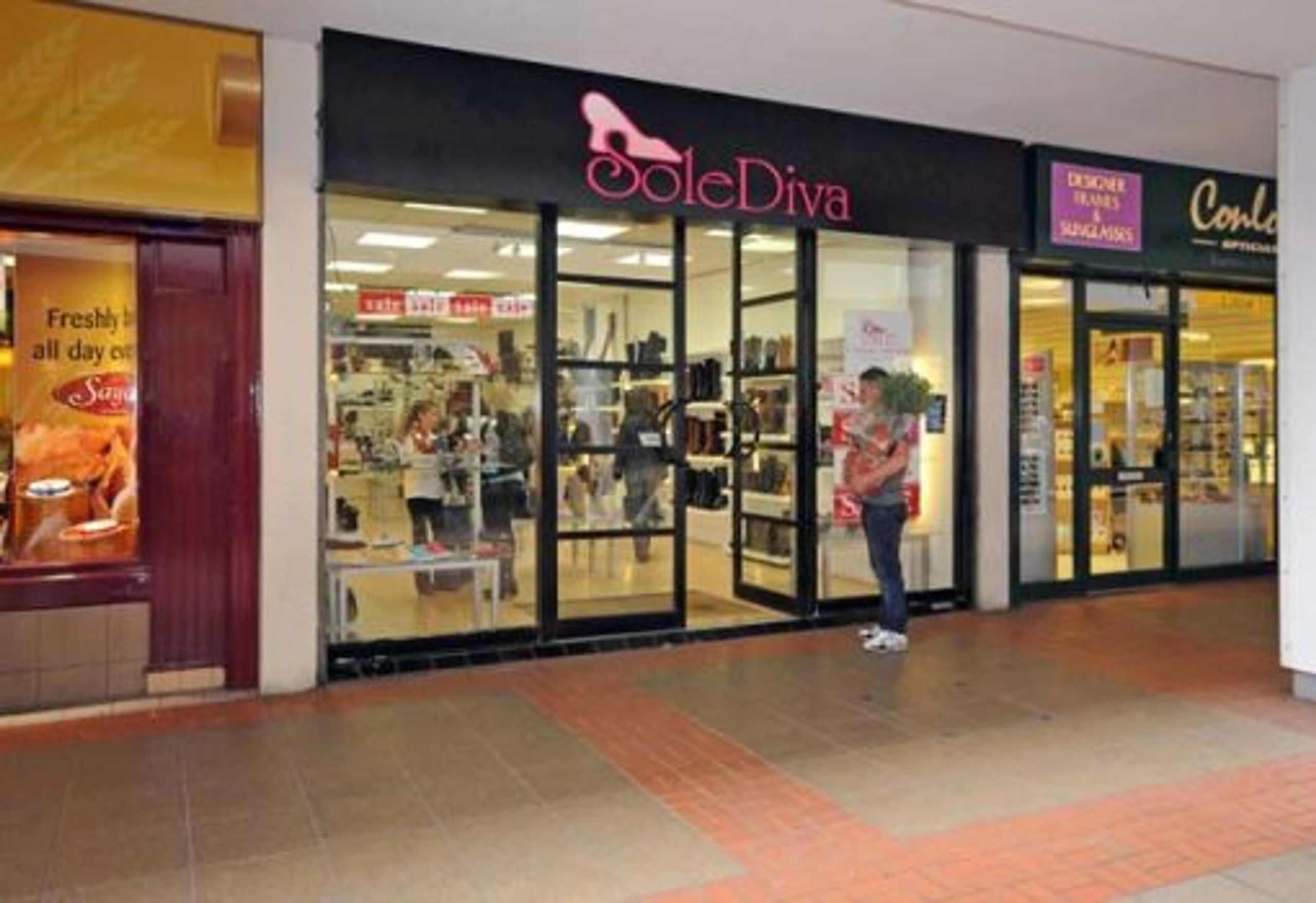 To Let 14 Mercian Mall, The Ladysmith Shopping Centre, Ashton Under