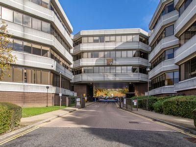 Property Image for Eaton House, Wigmore Place, Luton, East Of England, LU2 9EX