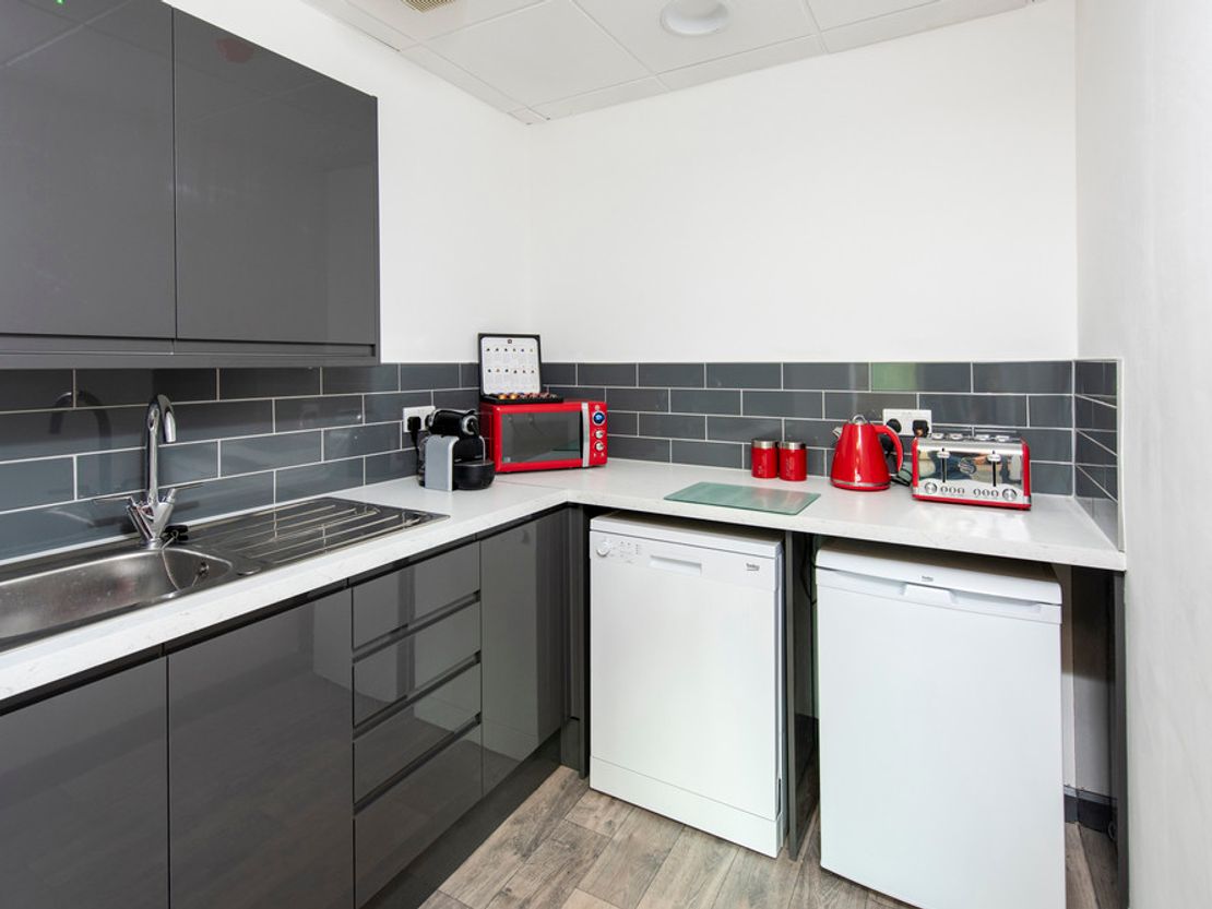 8 Abbots Park, Preston Brook, Runcorn WA7 3GH, UK