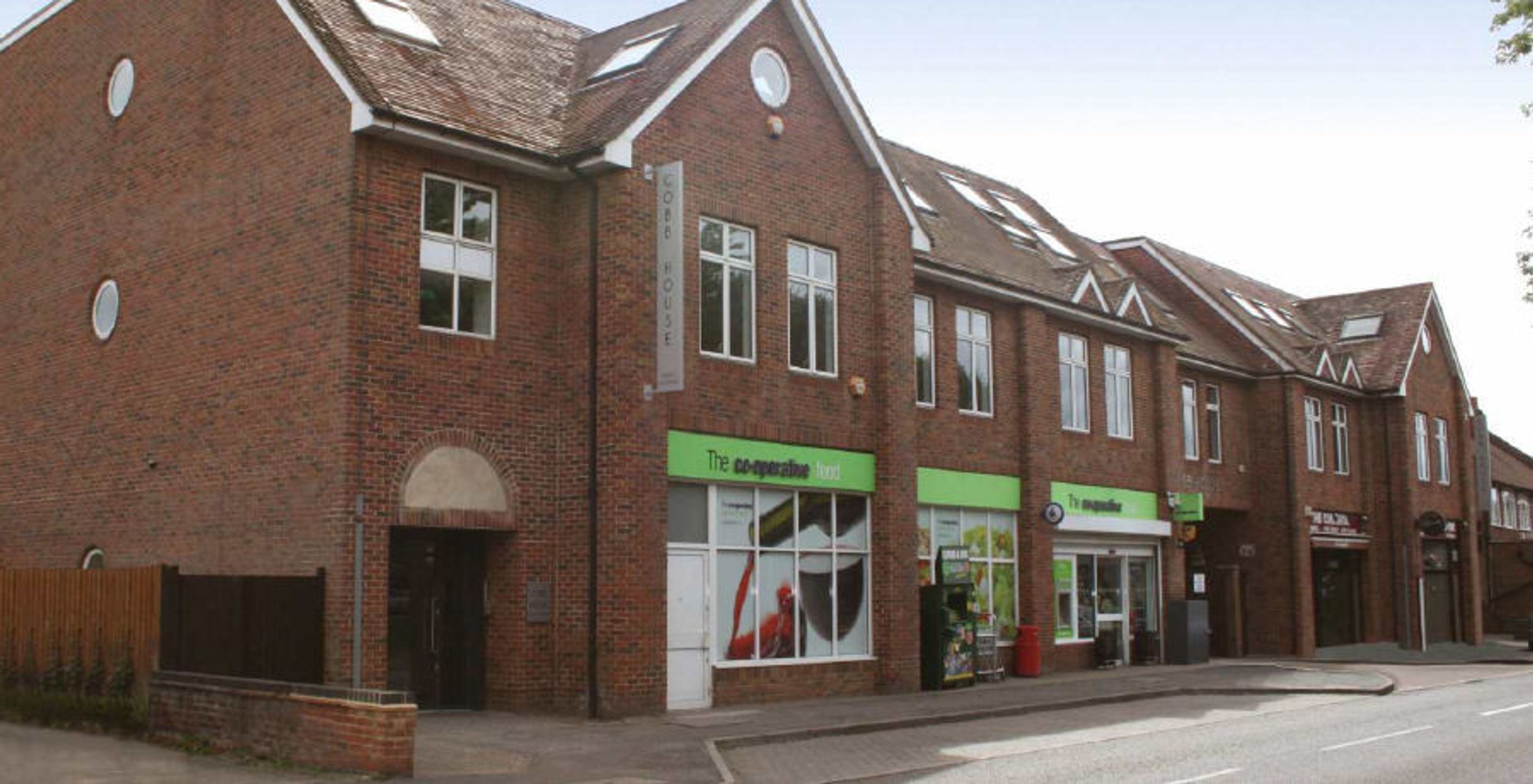 To Let Cobb House, 2 Oyster Ln, Byfleet, West Byfleet KT14 7DU, UK