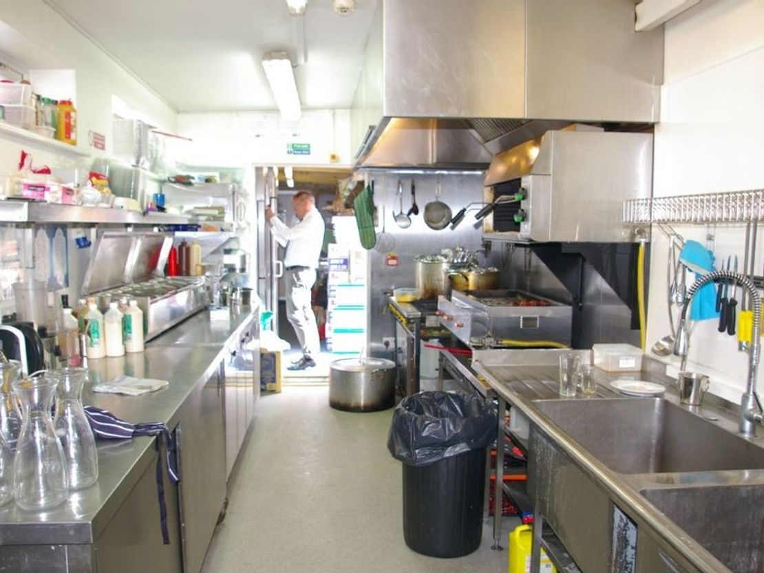 360 Malden Rd, Worcester Park KT4 7NW, UK