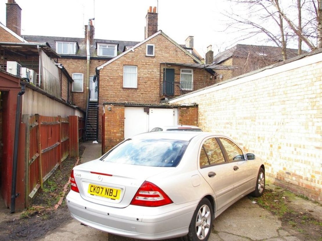 The Courtyard, 95 Hersham Rd, Walton-on-Thames KT12 1RN, UK