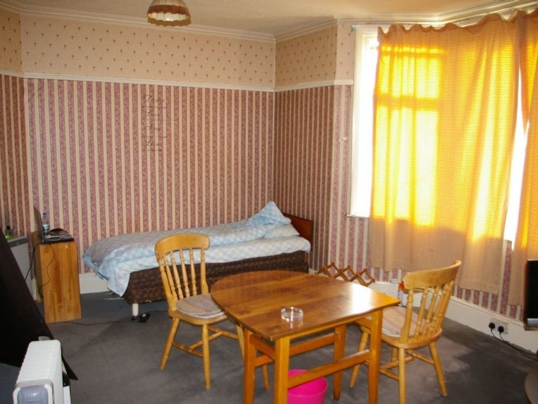 The Courtyard, 95 Hersham Rd, Walton-on-Thames KT12 1RN, UK