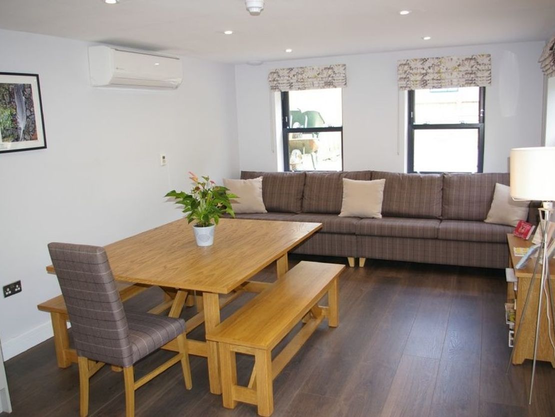 Regency House, 18 Church St, Esher KT10 8QS, UK
