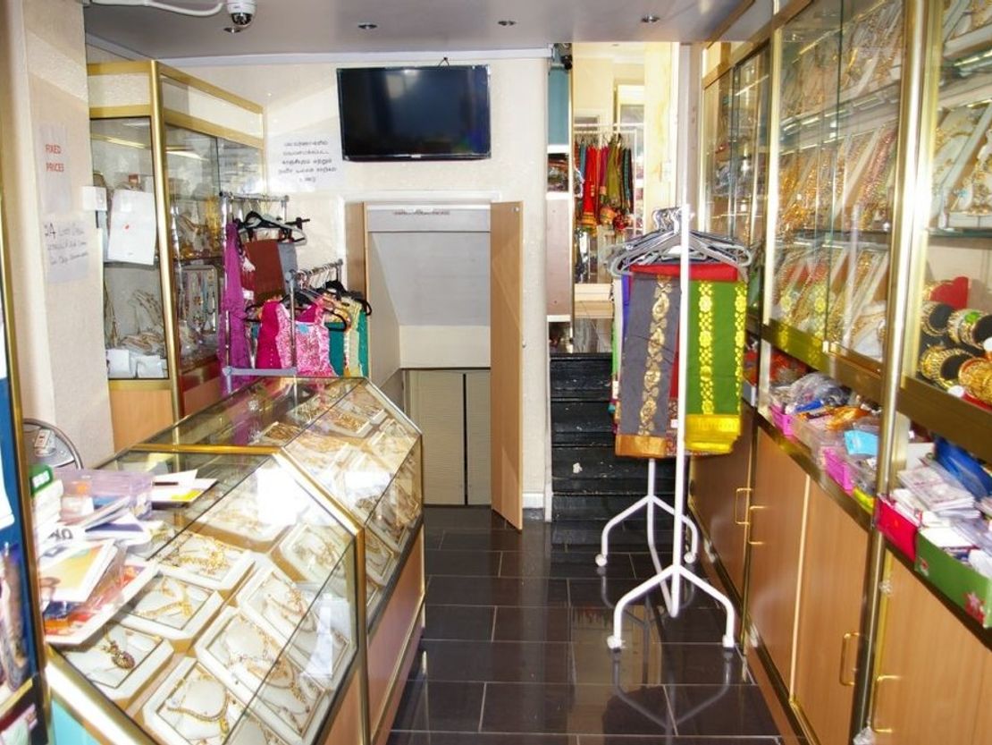 St Johns Parade, Mattock Ln, West Ealing, London W13 9LL, UK