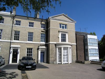 Property Image for 31 Lexden Rd, Colchester CO3 3PX, UK