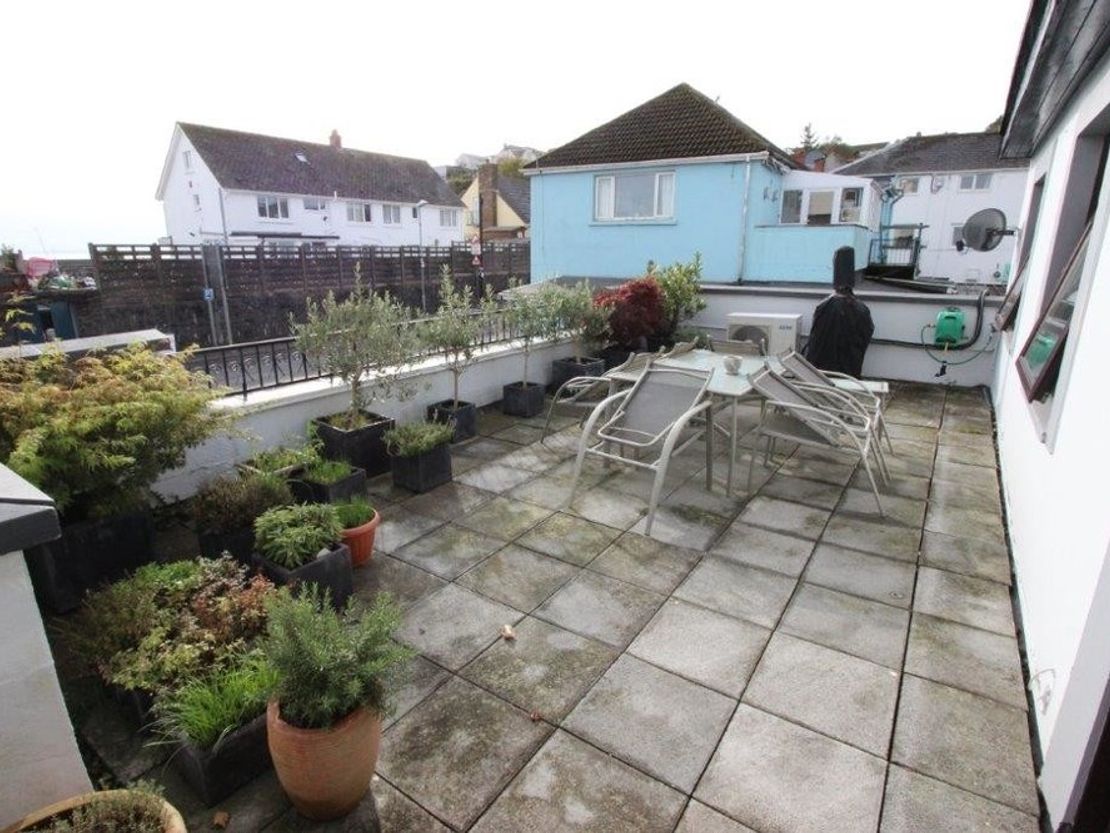 2 Brewery Terrace, Saundersfoot SA69 9HG, UK