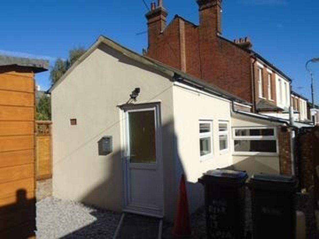 8 Watsons Walk, St Albans AL1 1PA, UK