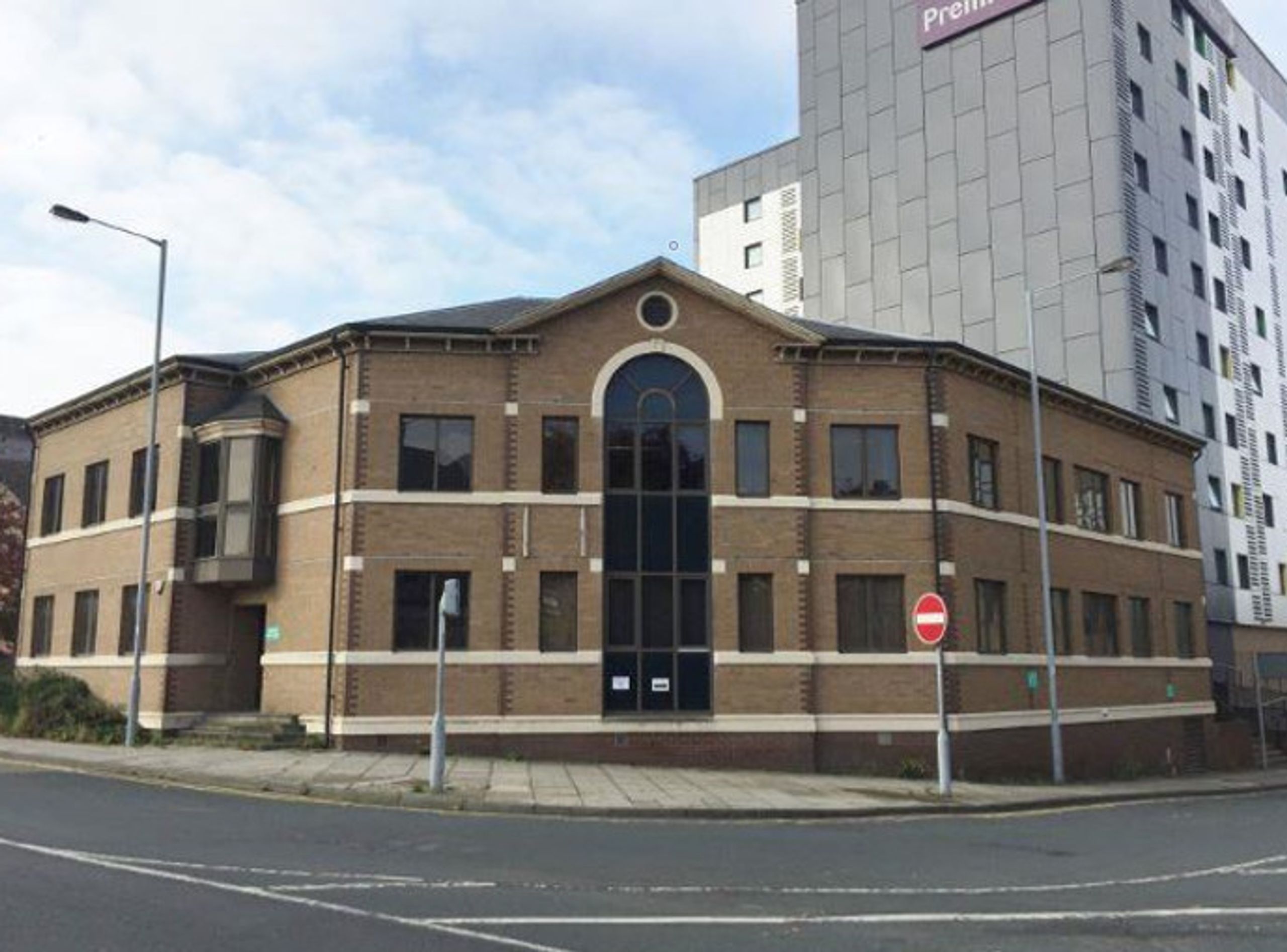 To Let 72 Hall Ings, Bradford BD1 5AA, UK PropList