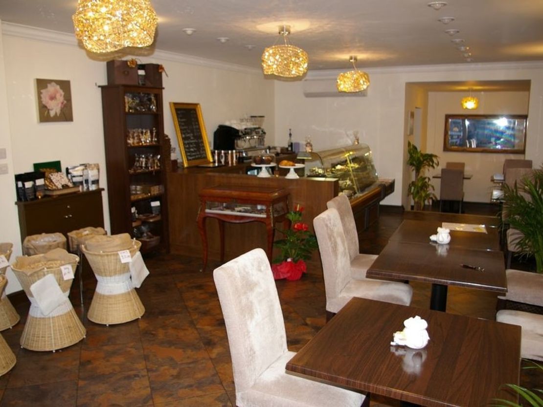 20 Baker St, Weybridge KT13 8AU, UK