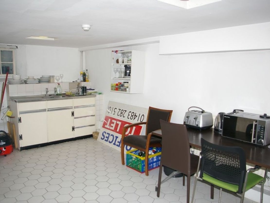 19 Creek Rd, Molesey, East Molesey KT8 9BE, UK