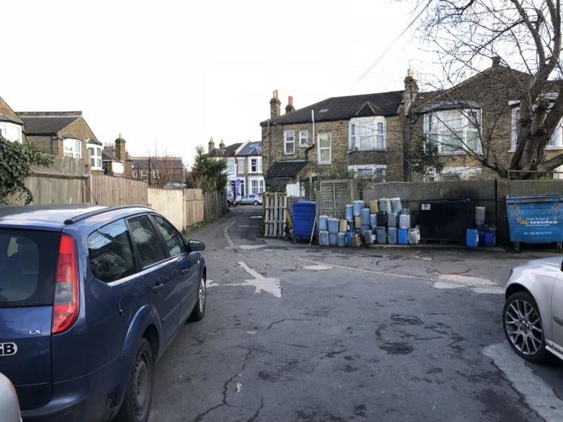 31 Dundalk Rd, London SE4 2JJ, UK