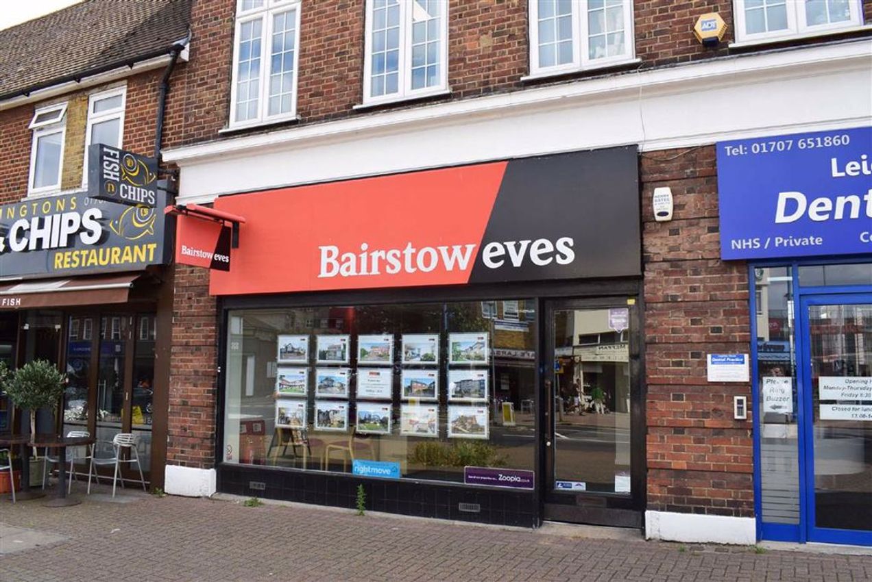 To Let Darkes Lane, Potters Bar, Herts PropList