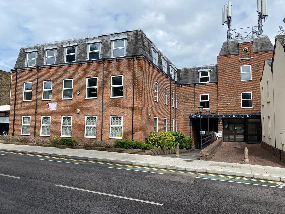 To Let 4248 High Road, South Woodford, South Woodford, London, E18