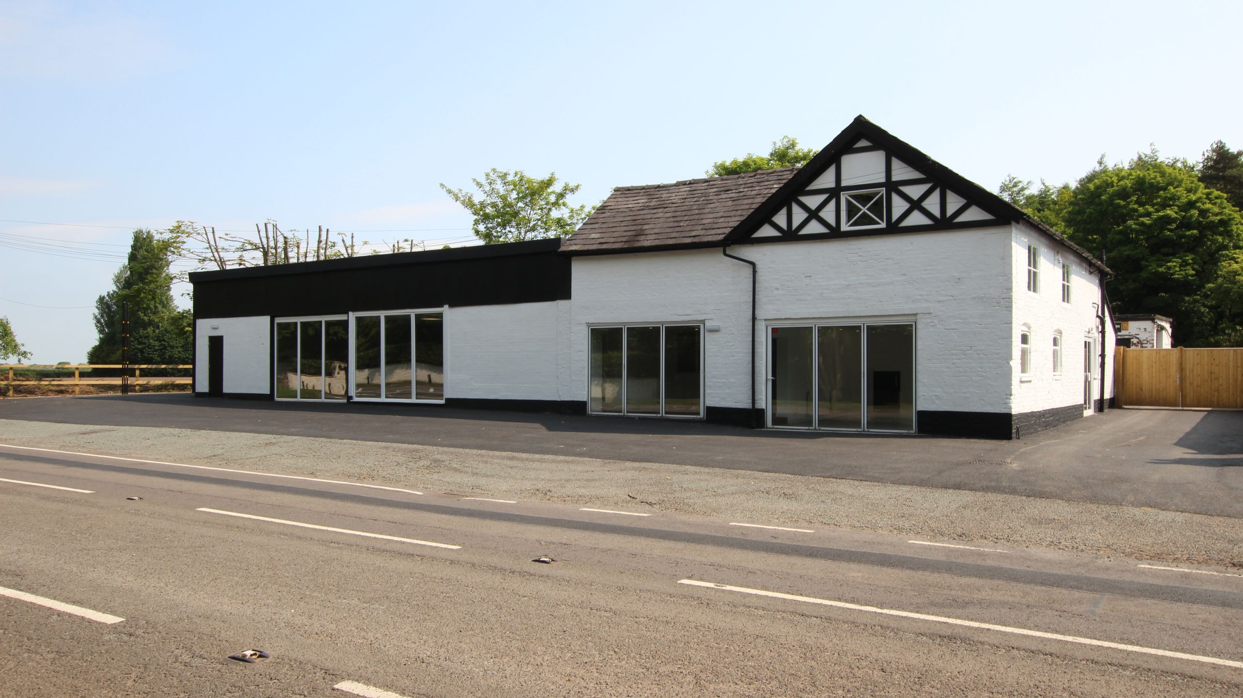 To Let Parkside Garage, Mereside Road, Mere, Knutsford, Cheshire, WA16