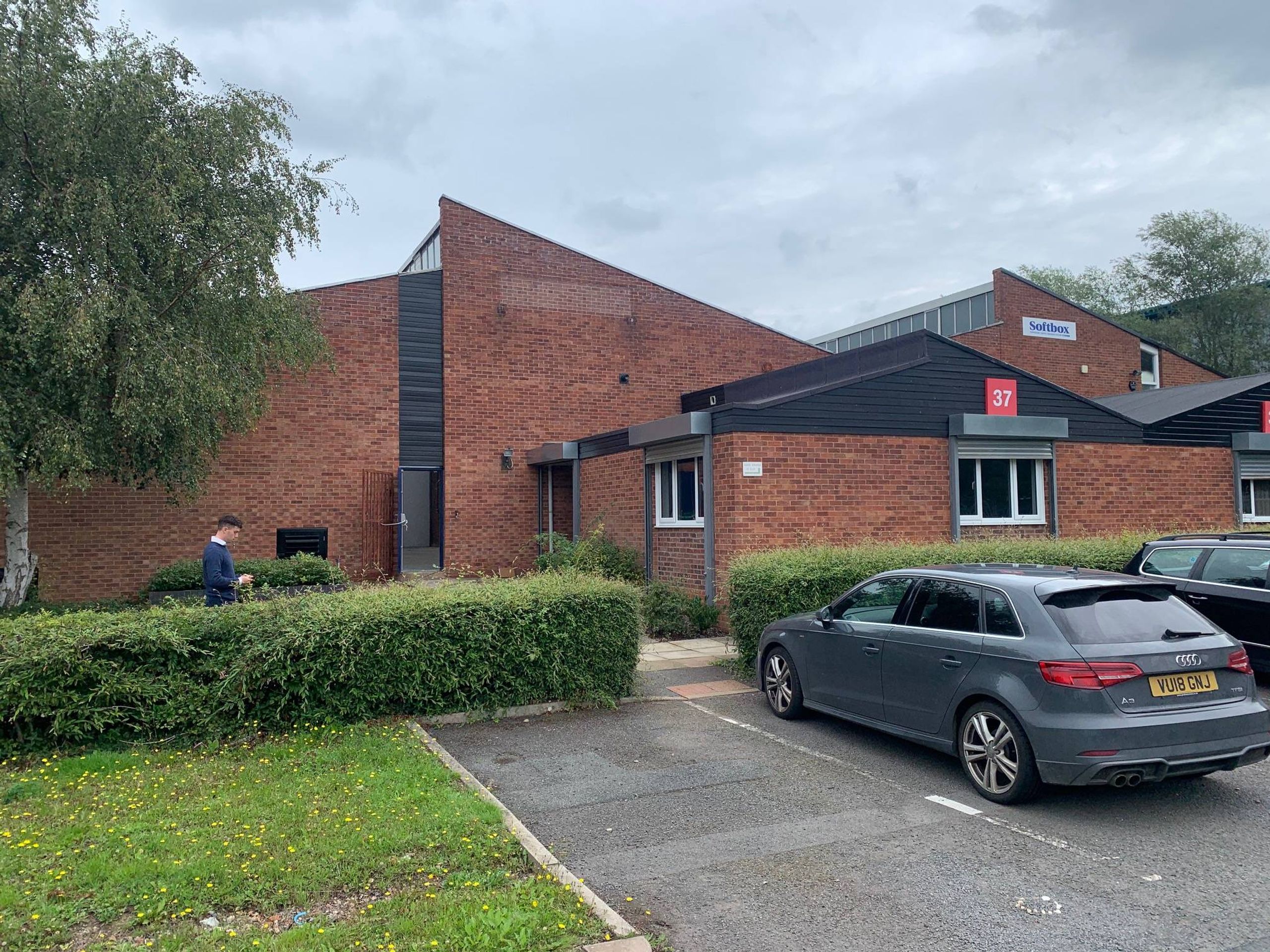 To Let 37 Heming Road, Washford Industrial Estate, Redditch