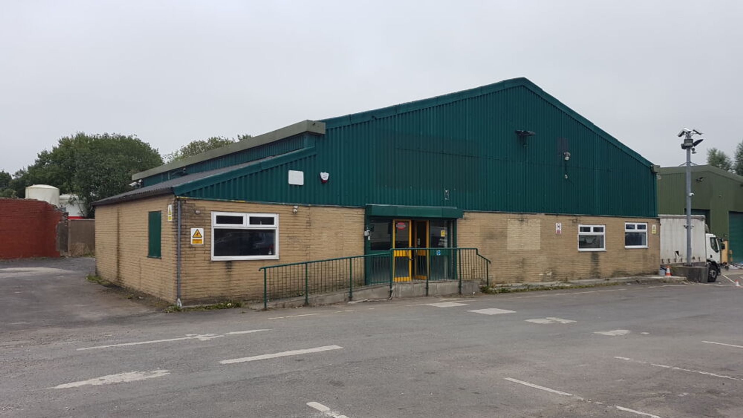 To Let UNIT 1 FORMER TRAVIS PERKINS COMMERCIAL STREET, OSWALDTWISTLE