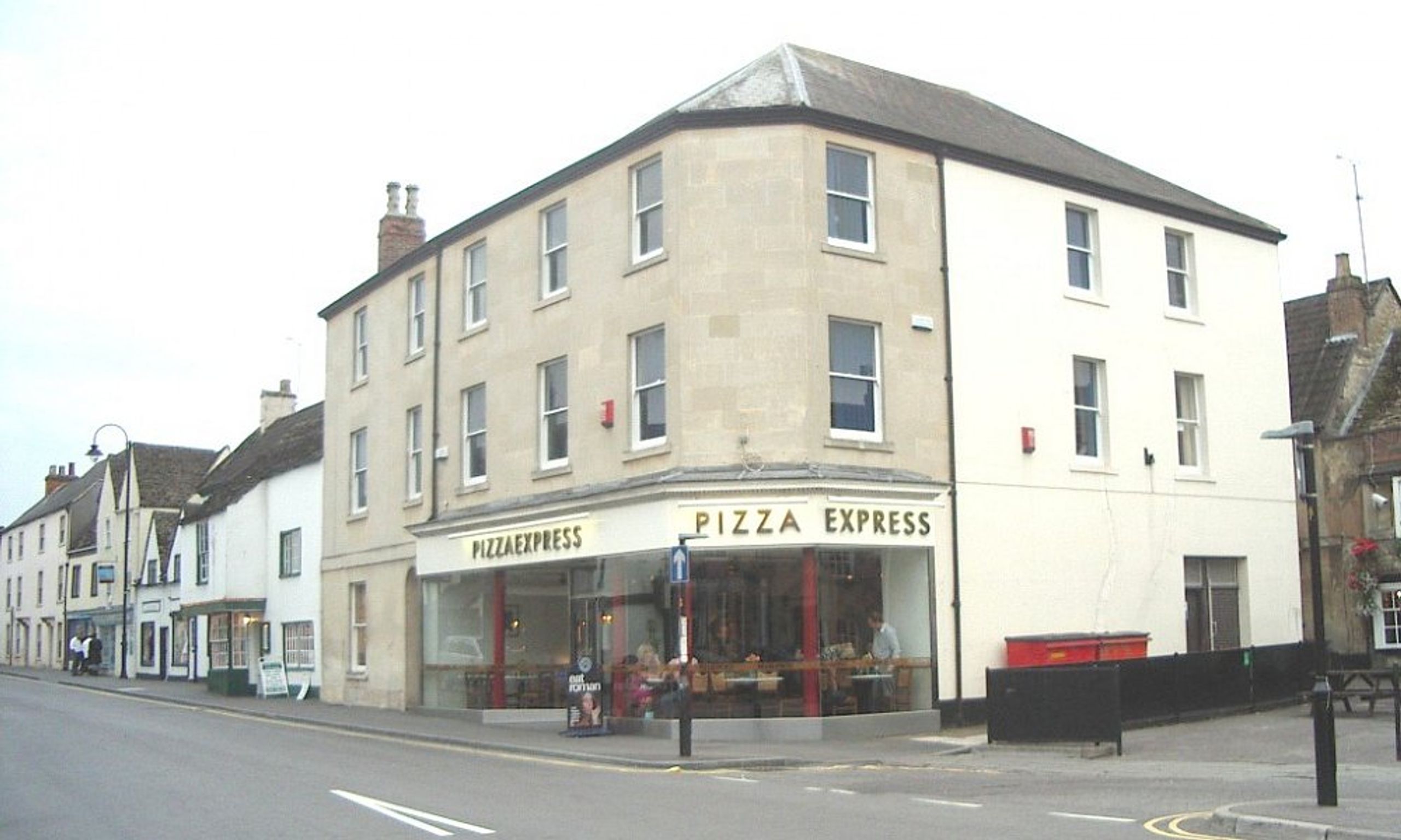 To Let Chippenham, SN15 3HW Second Floor Offices, 23/24 Market Place