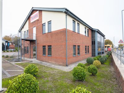 Property Image for Great Eastern House, Junction 7 Business Park, Wakefield Road, Leeds, West Yorkshire, LS10 3DQ